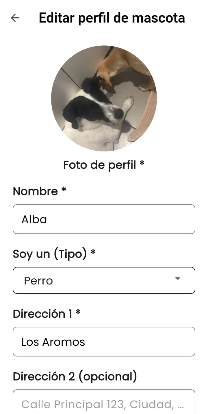 Captura de la aplicación PeluID con datos de ejemplo: edición del perfil digital de una mascota.